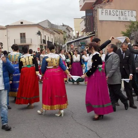 Il Vicoletto 3* Frascineto