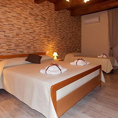 Il Vicoletto 3* Frascineto